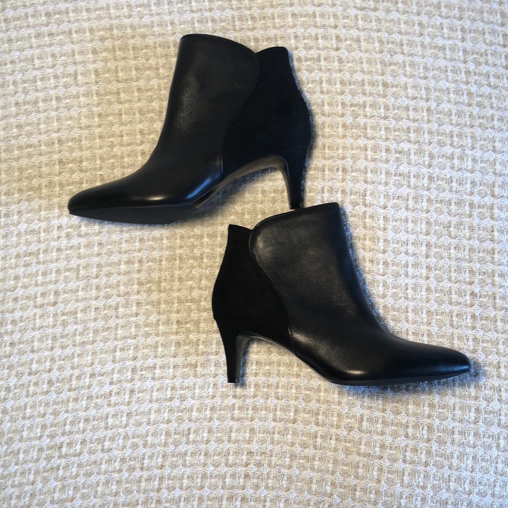 Alfani Ankle Bootie Size 9M Leather with Suede-like contrast Never Worn